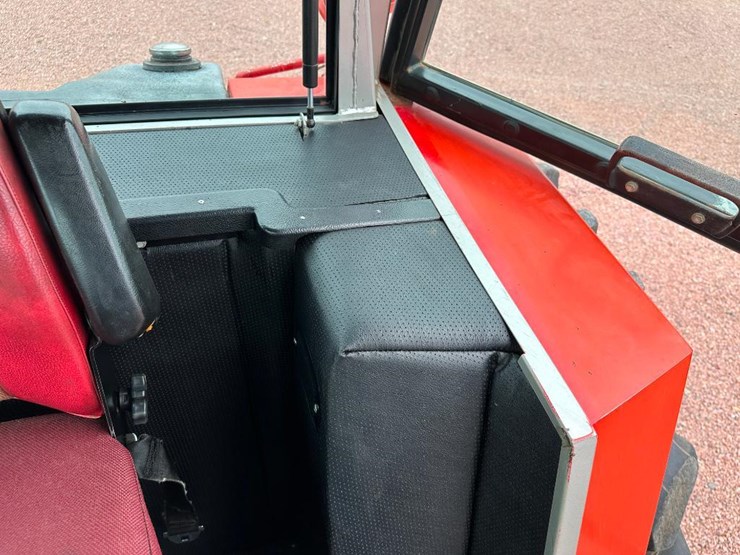 1980-massey-ferguson-2705-image-51