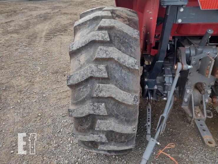massey-ferguson-1735m-image-19