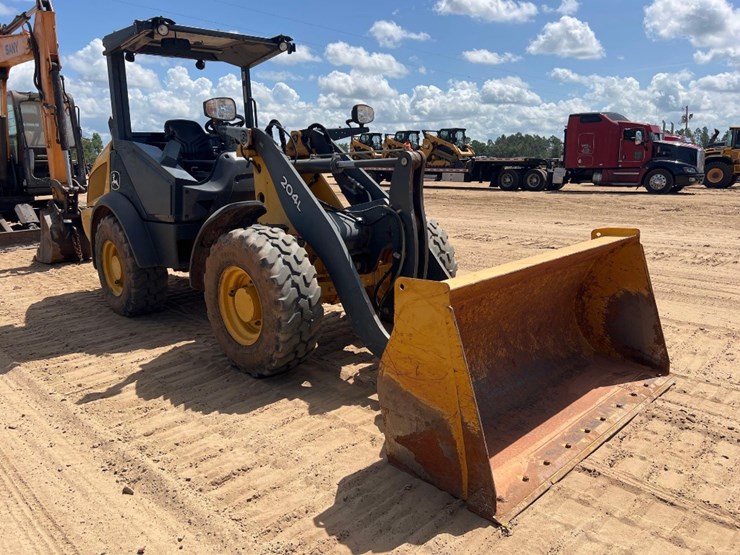 2018-deere-204l-image-6