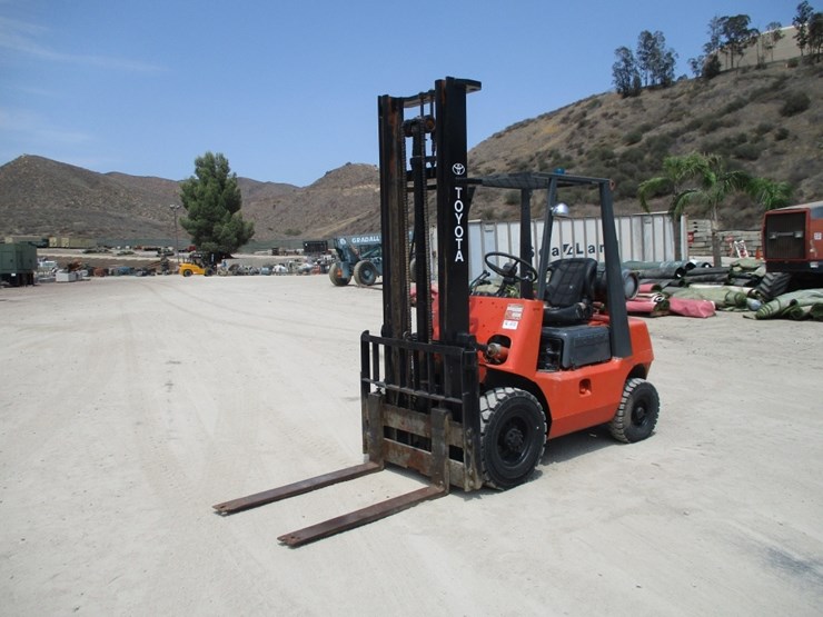 1987-toyota-40-2fg25-warehouse-forklift,-image-1