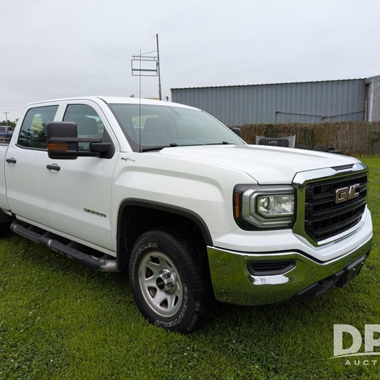 2016 GMC Sierra Pickup (LT1366)