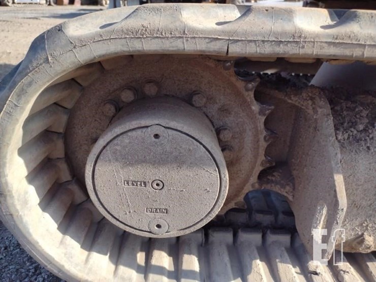 2006-deere-35d-image-37