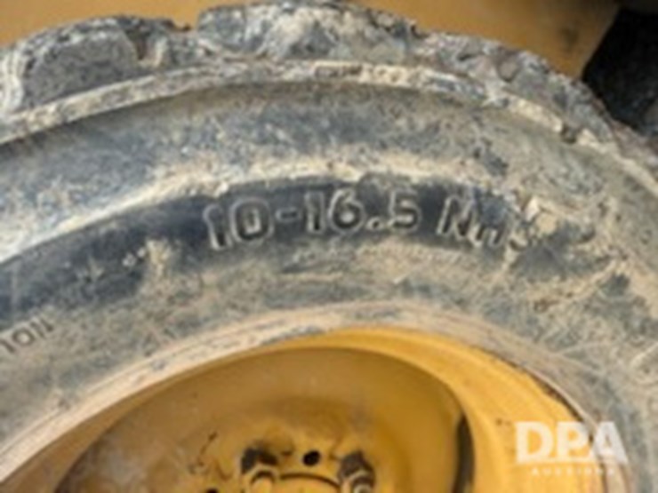 john-deere-24-image-16