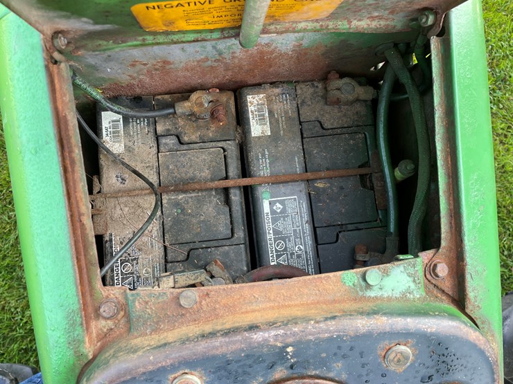 john-deere-2440-image-21