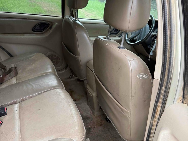 2003-ford-escape-image-39