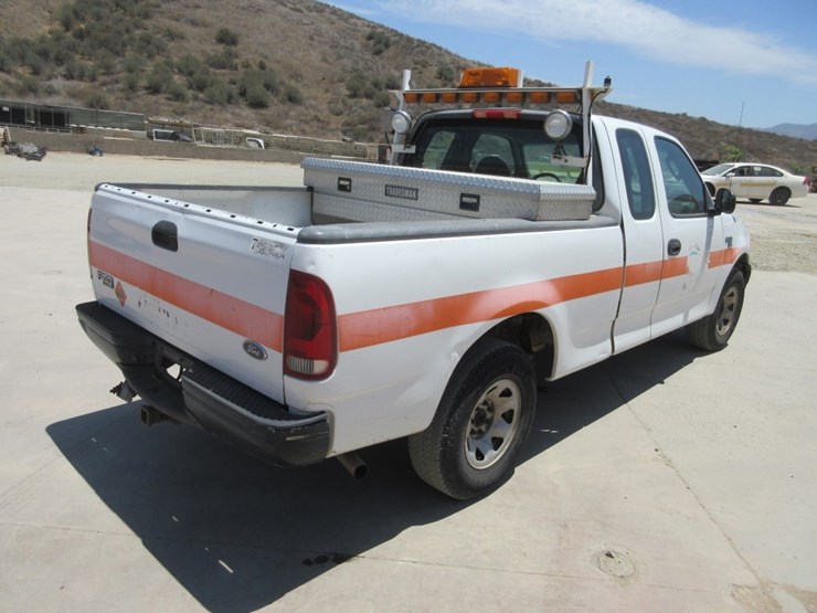 2004-ford-f150-xl-image-3