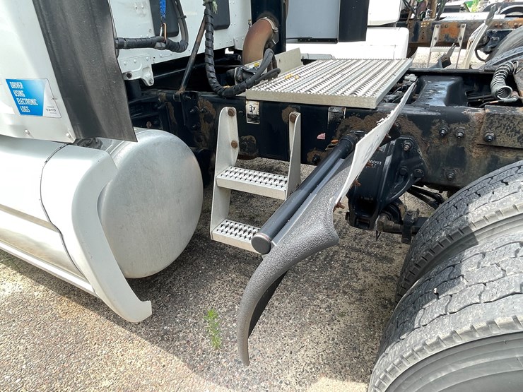 2015-peterbilt-579-image-87