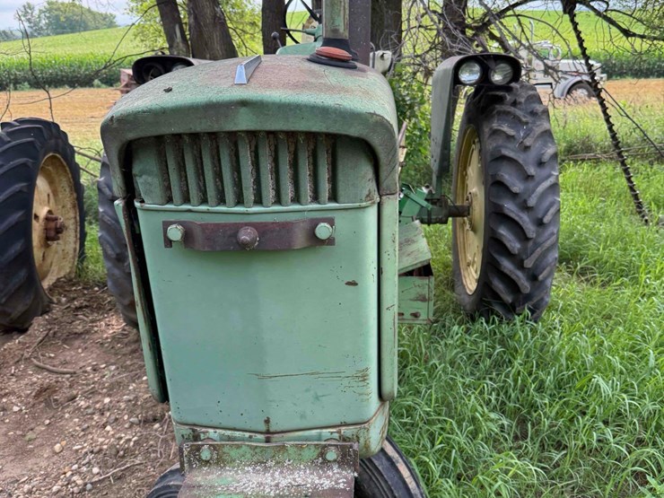 john-deere-3010-image-4