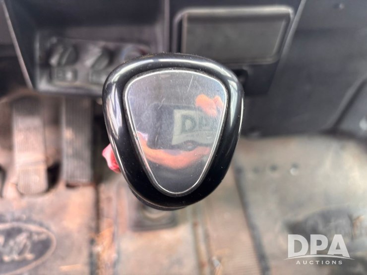 2000-peterbilt-379-image-82