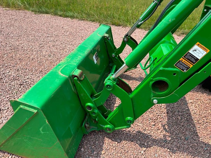 2020-john-deere-5075e-image-28