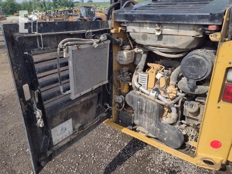 2022-caterpillar-259d3-image-35