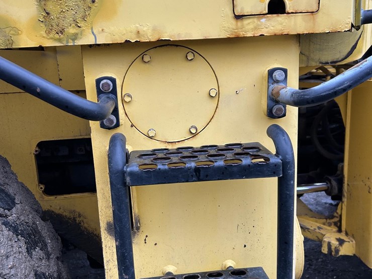 2010-new-holland-lw190-image-19