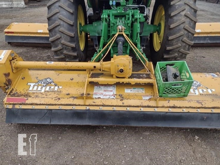 2015-john-deere-6105d-image-39