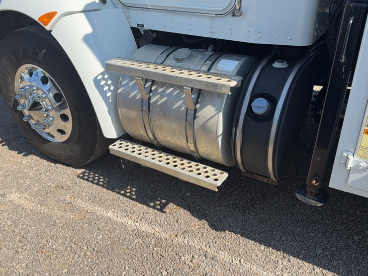2016-kenworth-t370-image-15