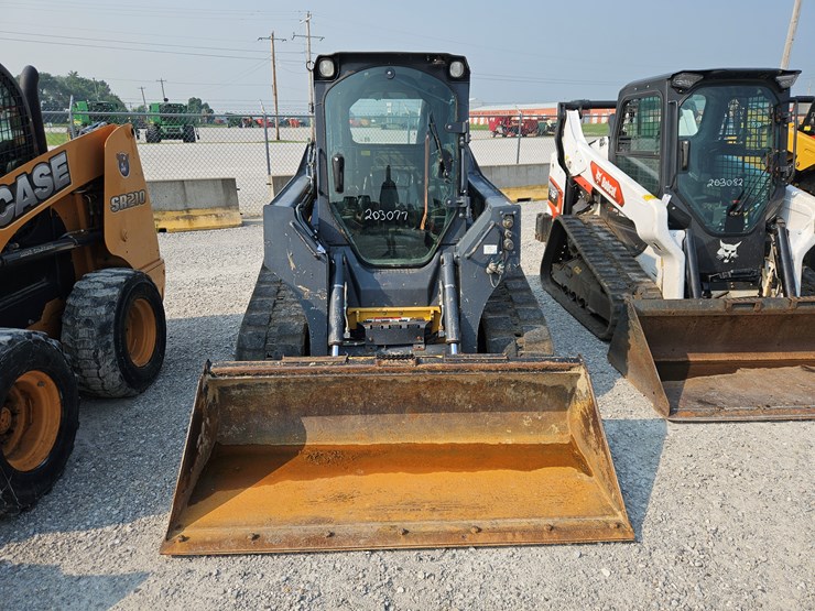 2018-deere-323e-image-2