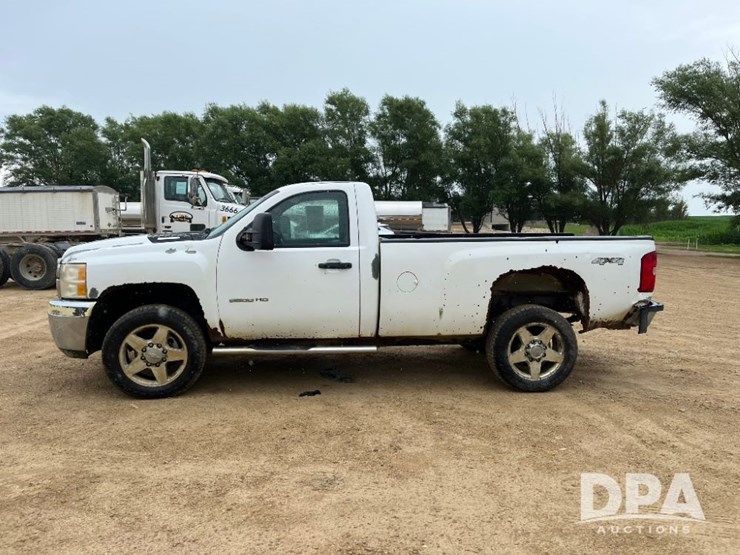 2011-chevrolet-silverado-2500-image-17