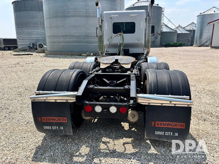 2014-kenworth-t660-image-7