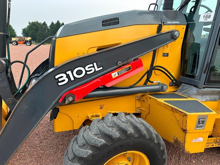 2018-deere-310sl-image-33