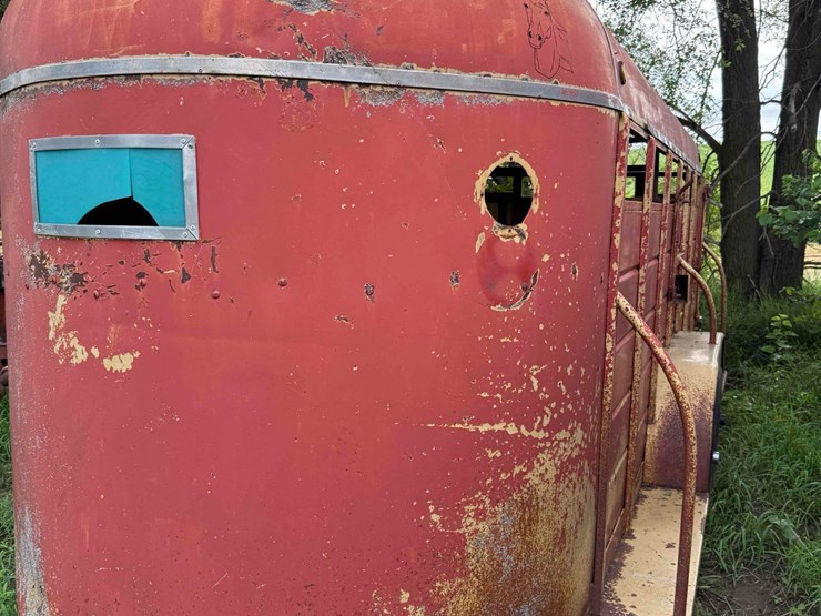 6ft-x-17ft-bumper-hitch-livestock-trailer-image-6