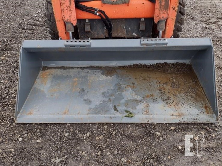 2016-kubota-ssv65-image-15