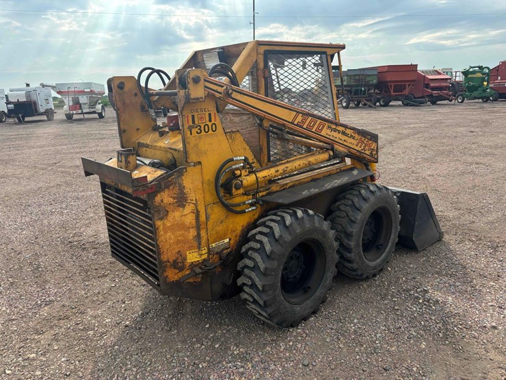 hydra-mac-inc.-1300-skid-steer-image-4