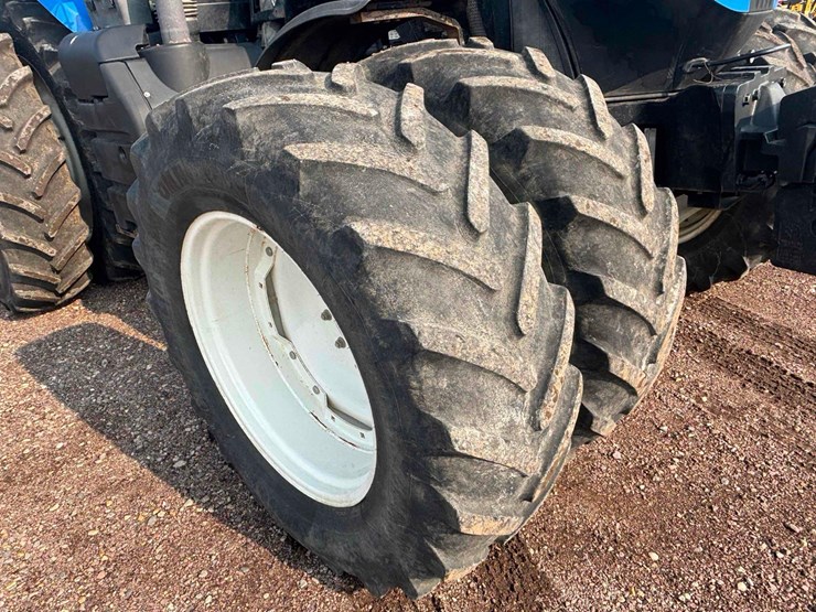 2012-new-holland-t8.360-image-9