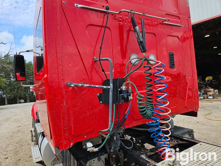 2013-international-prostar-image-16