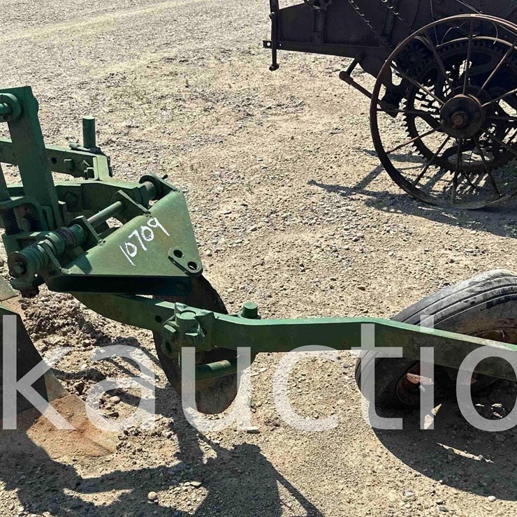 JOHN DEERE 2