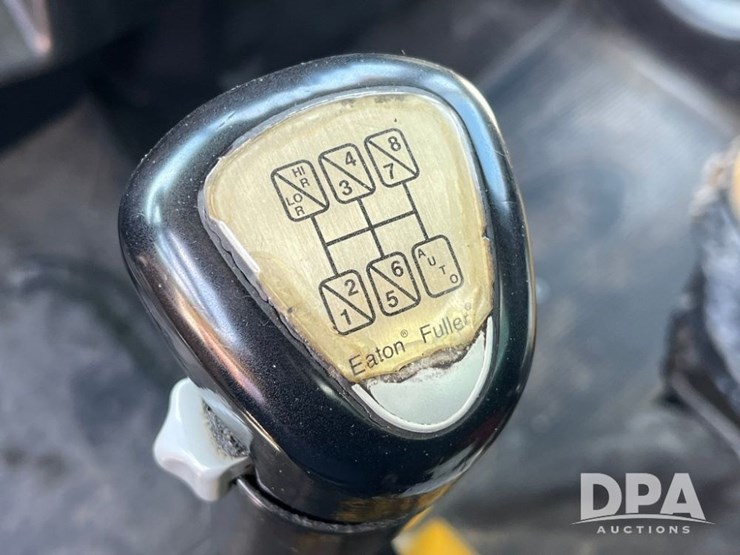1999-peterbilt-385-image-81