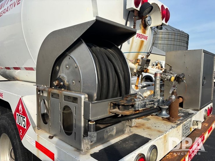 2013-peterbilt-337-image-48