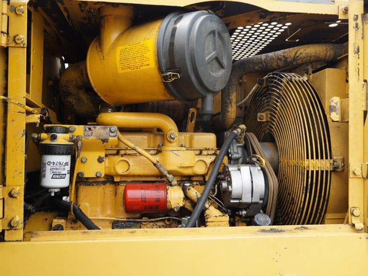 deere-444g-image-32