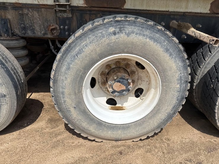 2014-mack-gu713-water-truck-image-10