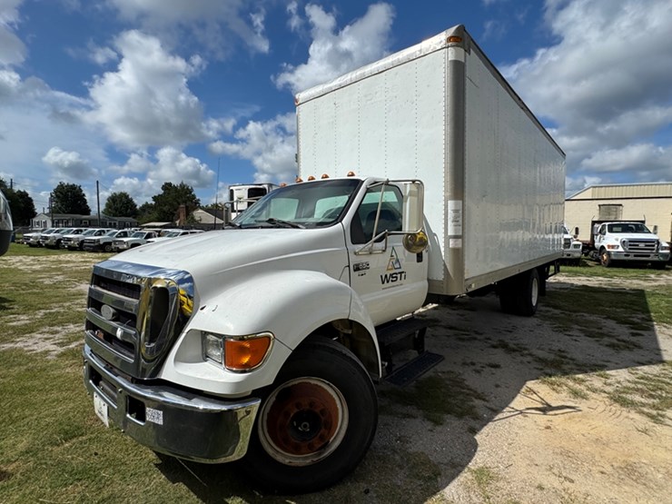 2006-ford-f650-xl-image-1