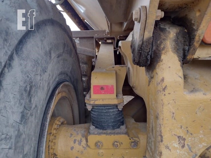 caterpillar-740-image-29