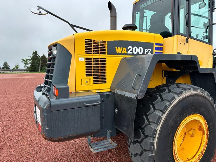 2013-komatsu-wa200pz-6-image-23