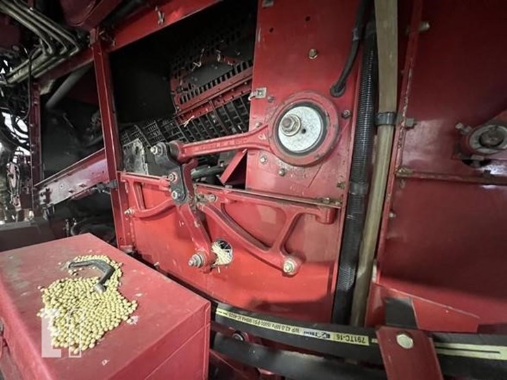 2005-case-ih-2388-image-21