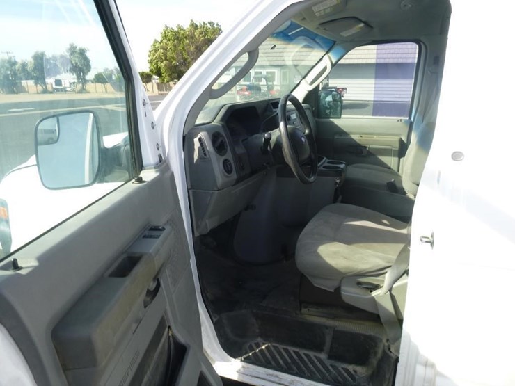 2012-ford-e350-image-14