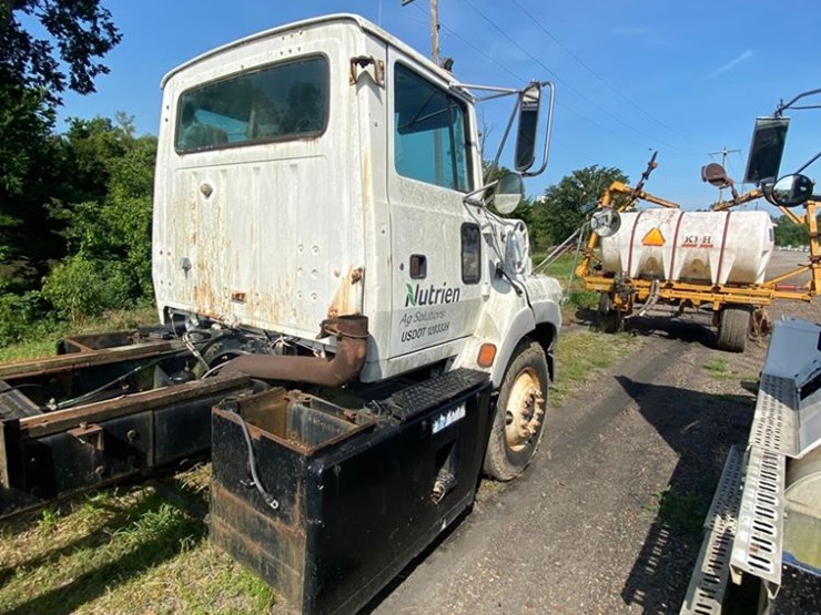 1995-ford-l9000-image-3