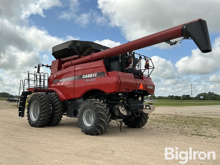 2012-case-ih-8230-image-7