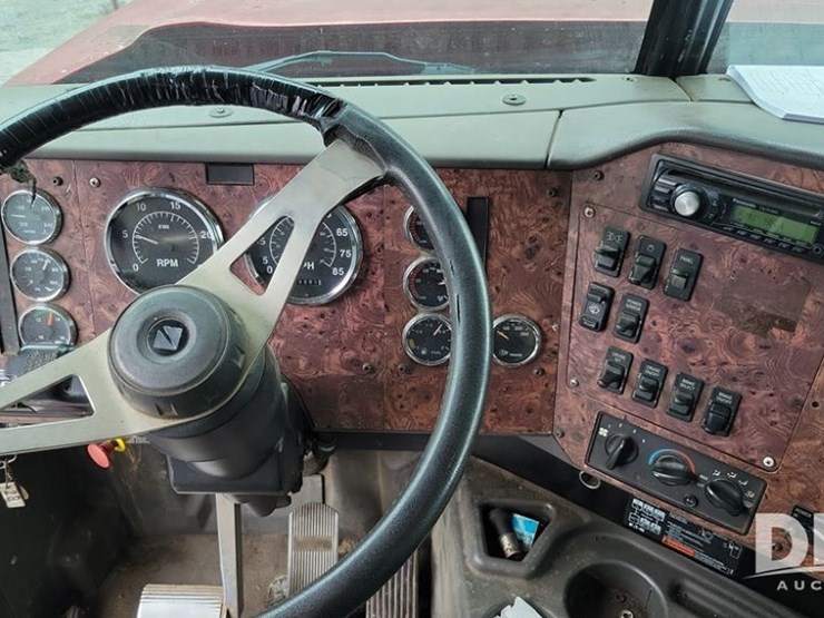 2000-international-9900i-image-12