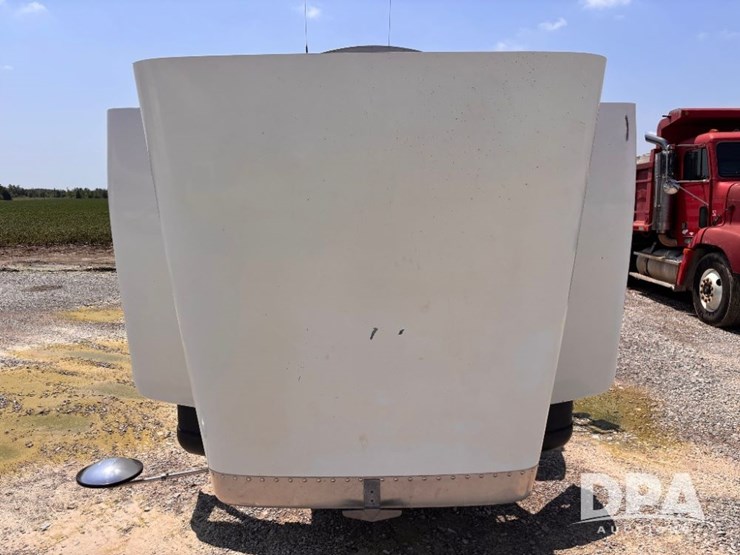 1996-peterbilt-377-image-54
