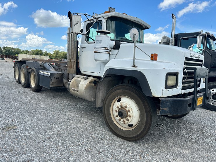 1999-mack-rd688s-image-2
