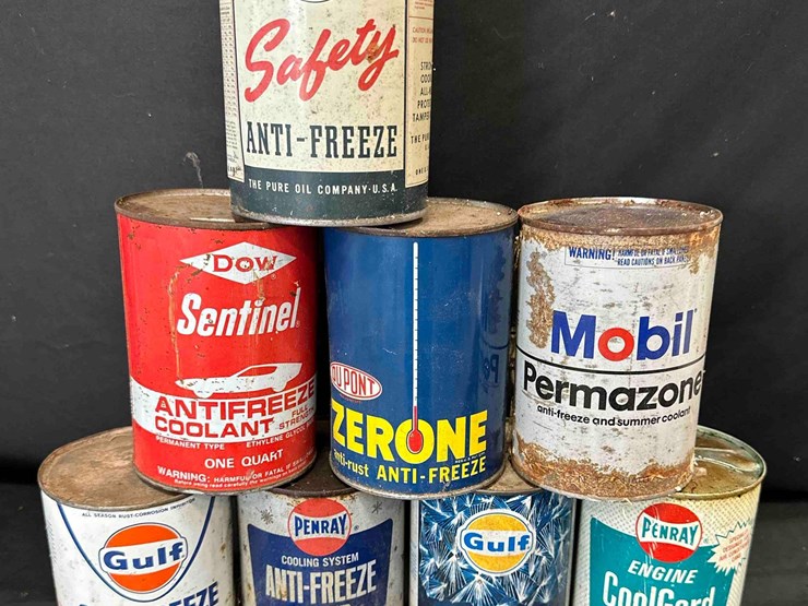 1043---(8)-misc.-vintage-quart-lubricant-cans---some-are-full-image-1