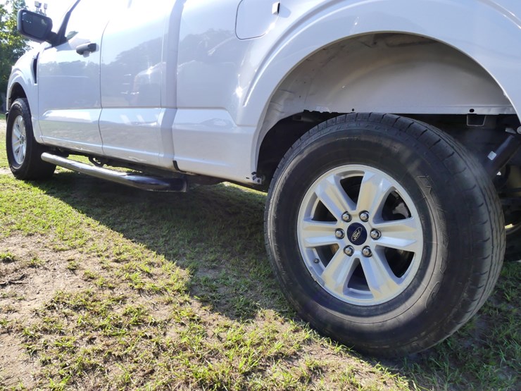 2022-ford-f150-xl-image-7