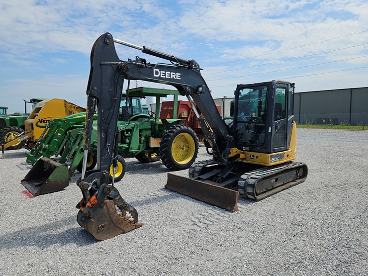 2019-deere-60g-image-1