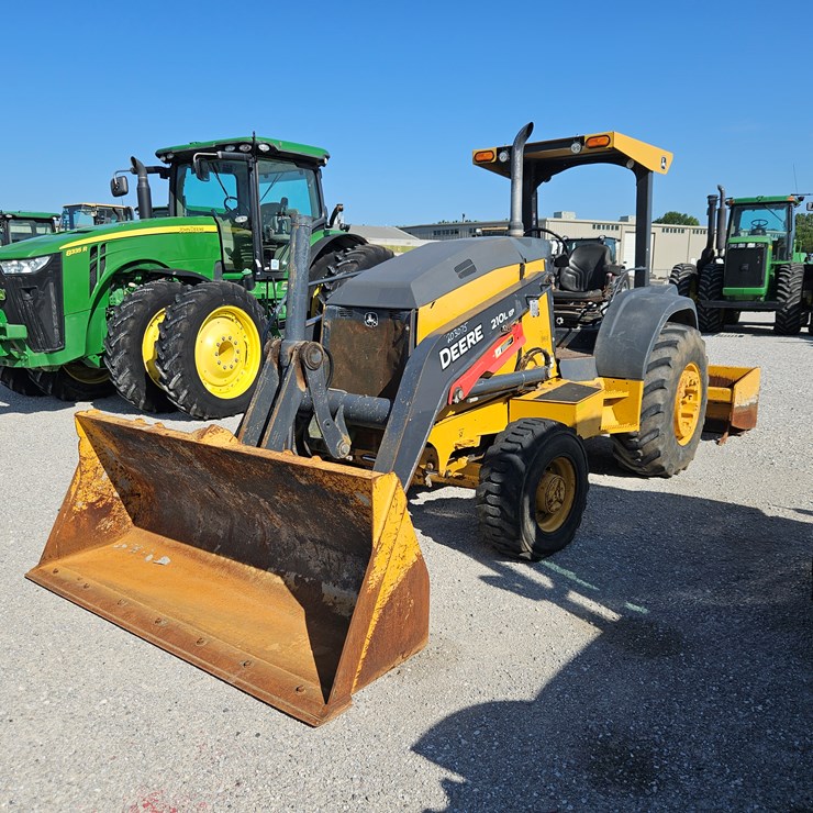 2018 DEERE 210L