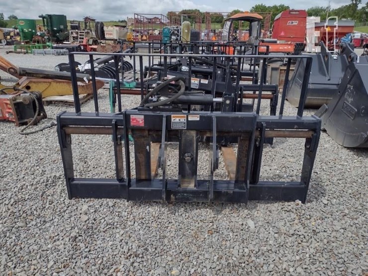 jcb-q/c-telehander-fork-carriage-image-1