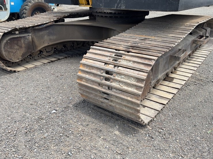 2010-komatsu-pc220-lc-image-16