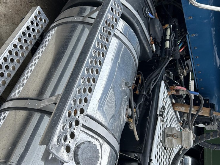 2020-kenworth-t800-image-14