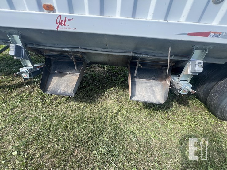1996-jet-30'-x-96"-image-12